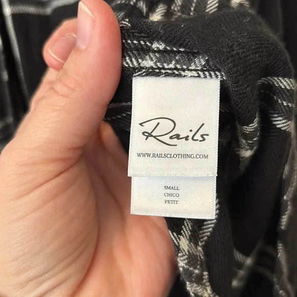 Rails Black and White Plaid Button Down Shirt - Size S - Picture 4 of 7
